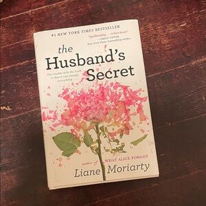 The Husband's Secret by Liane Moriarty